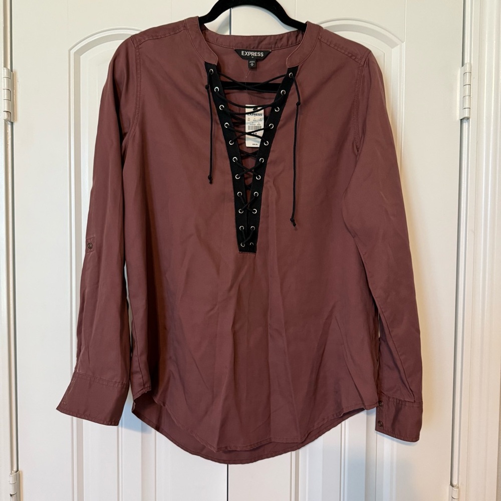 Express Lace-Up Blouse in Mauve